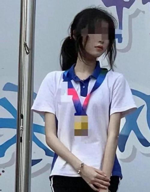 闺蜜来巴黎吃瓜视频播放,闺蜜来吃瓜，视频播放量爆表！