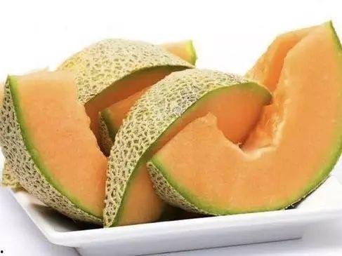 猪小弟吃哈密瓜视频,萌态十足引网友热议