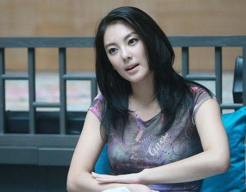 张雨绮连夜吃瓜视频播放,娱乐圈的“吃瓜群众”