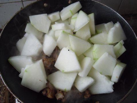 黄皮的瓜咋吃才好吃视频,视频揭秘最佳食用方法