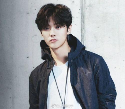 鹿晗世纪吃瓜视频,揭秘娱乐圈幕后真相