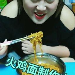 瓜妞吃梨膏棒棒糖视频在线观看