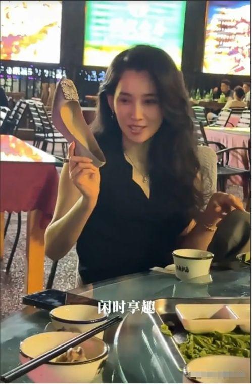 吃瓜红底高跟鞋主播视频,吃瓜红底高跟鞋主播的惊艳瞬间