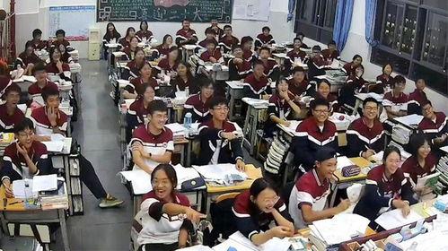 学生聚众吃瓜视频大全集