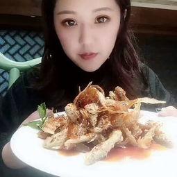 王奕吃哈密瓜视频,王奕畅享哈密瓜美味时光