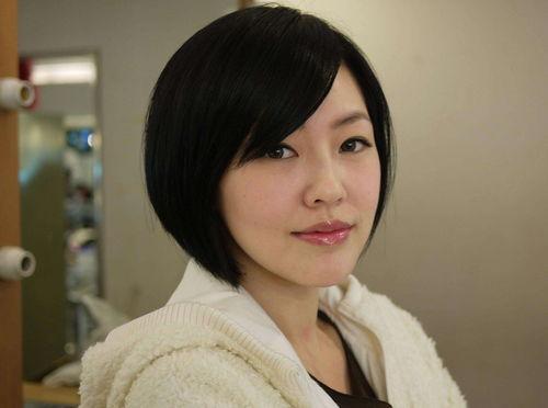 丑人女人吃瓜的视频下载,揭秘“丑人女人吃瓜”视频背后的下载热潮