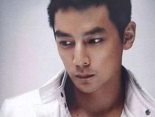 吃瓜超人气男星是谁啊视频,吃瓜群众热议的当红男星是谁？