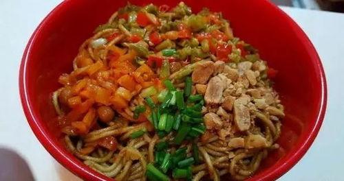 小瓜妞吃热干面视频,一场味蕾与视觉的盛宴