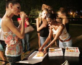 南非模特吃瓜群视频,一场时尚界的“吃瓜”盛宴