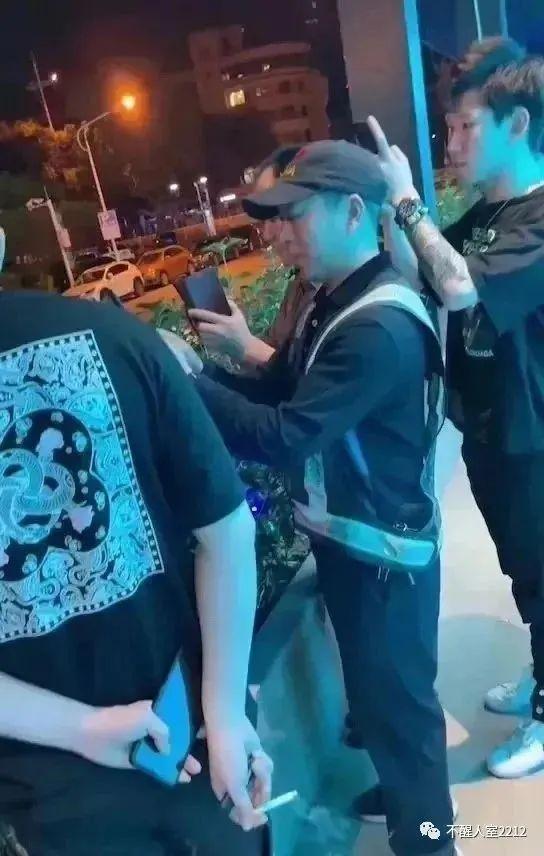 成都望平街吃瓜事件视频,一场引发热议的街头冲突瞬间