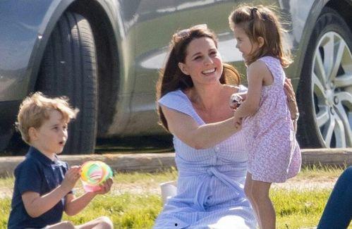 伦敦公主路人吃瓜视频,公主路人吃瓜瞬间，网友热议