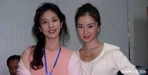 刘亦菲妈妈吃瓜视频播放,神仙颜值基因传承