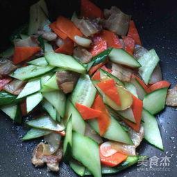 吃瓜吃到自己家里的视频,直播中竟发现自家阳台成热门话题