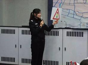 警察记者张津瑜吃瓜视频,一场吃瓜视频引发的舆论风暴