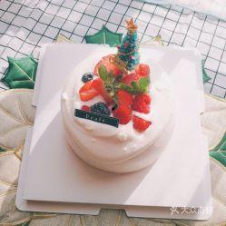 姐姐吃哈密瓜蛋糕视频,姐姐演绎甜蜜瞬间