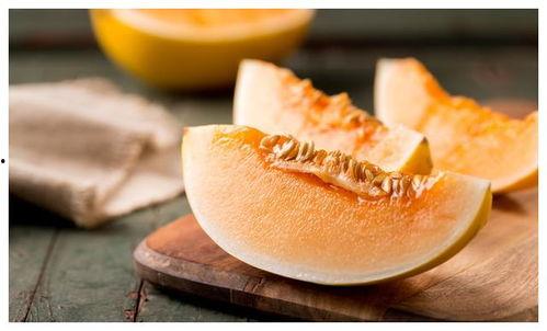 狗不可以吃哈密瓜吗视频,狗狗禁食哈密瓜，揭秘潜在危害