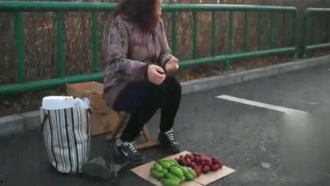 农村吃瓜大妈视频大全,笑料百出，生活趣味十足