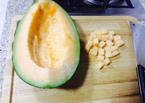 哈密瓜给兔子吃可以吗视频,揭秘兔子饮食新选择