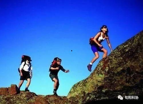 爬山吃瓜男女视频在线观看,男女互动视频，在线观看揭秘