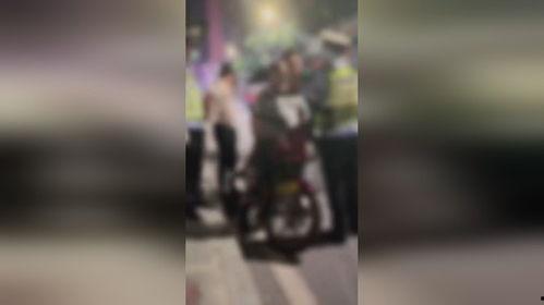 重庆男子吃瓜视频