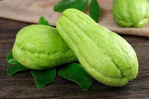 王大山吃佛手瓜视频,揭秘家常美味制作过程