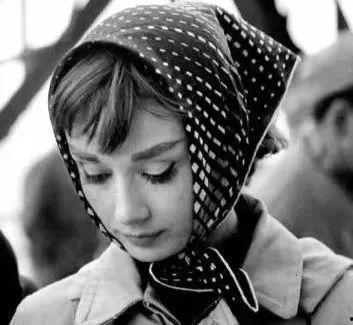 戴头巾的女人吃瓜视频大全