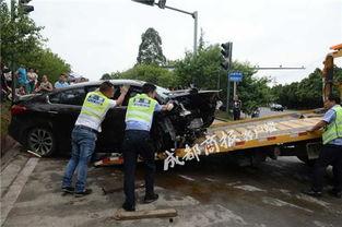成都车祸吃瓜事件真相视频,还原事件背后惊人内幕